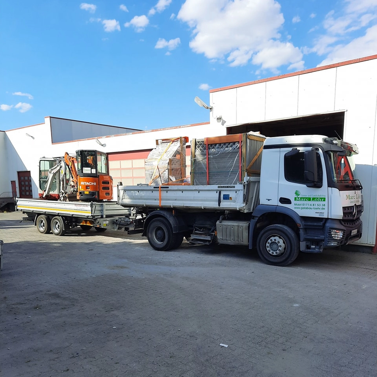 Marc Löhr GmbH & Co.KG - Garten- und Landschaftsbau Traktor