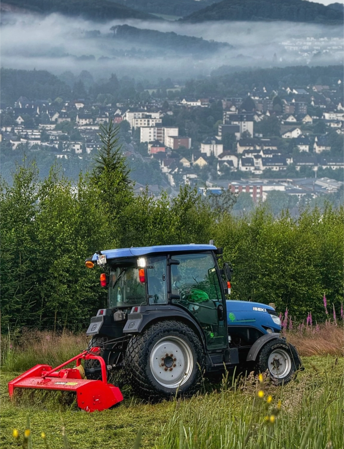 Marc Löhr GmbH & Co.KG - Garten- und Landschaftsbau Traktor